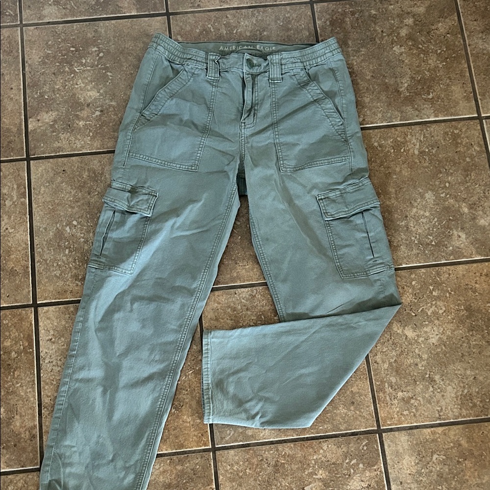 American Eagle Outfitters Women’s Olive Green Straight Leg Cargo Pants Size 10